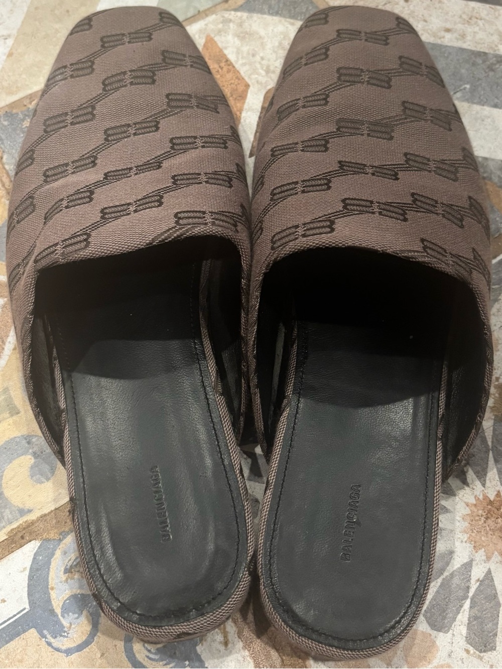 Balenciaga Brown Patterned Slip-On Loafers Mules  Size 11 - Picture 2 of 6
